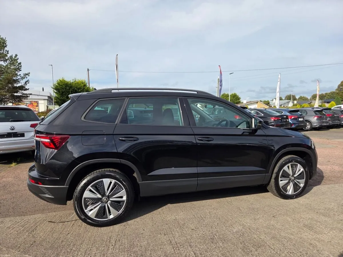 Skoda Karoq SE DRIVE TDI SCR DSG - Image 3