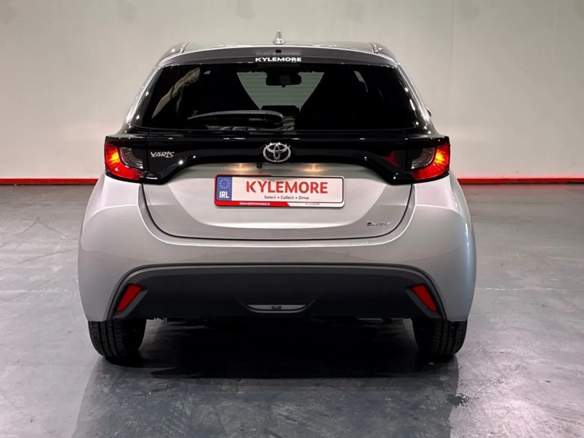 Toyota Yaris 1.5 HYBRID AUTOMATIC - CRUISE CONTROL - Image 4