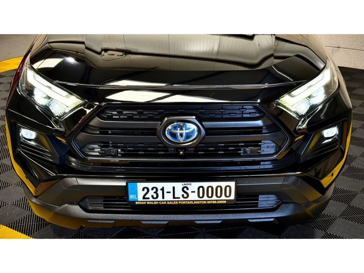 Toyota RAV4 4WD HYBRID ADVENTURE OFFROAD PACK - Image 6