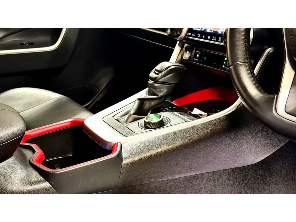 Toyota RAV4 4WD HYBRID ADVENTURE OFFROAD PACK - Image 3