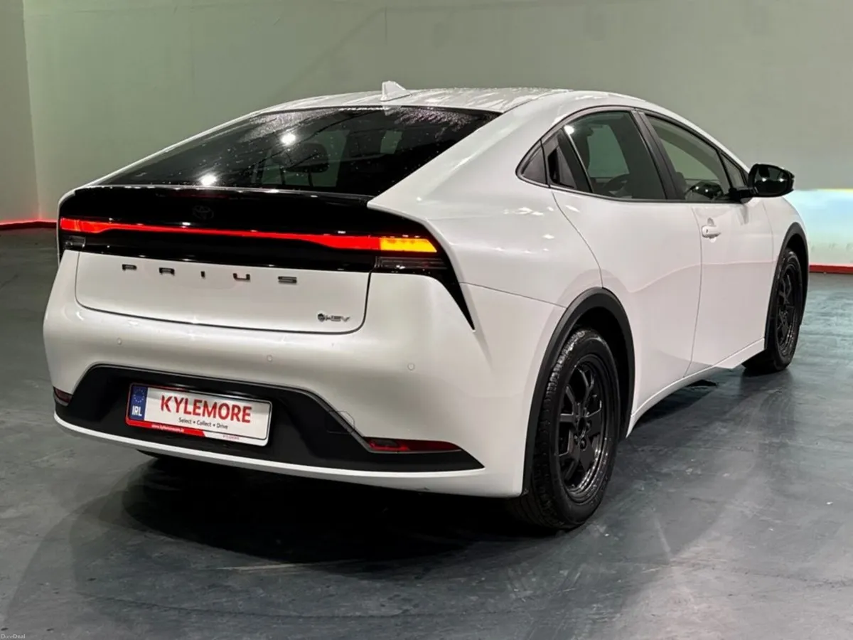 Toyota Prius 1.8 HYBRID AUTOMATIC NEW MODEL - CRUI - Image 3