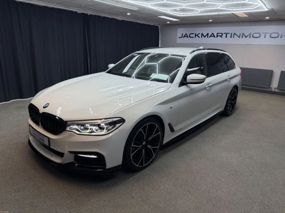 BMW 5-Series 523D Touring M Sport - Image 4