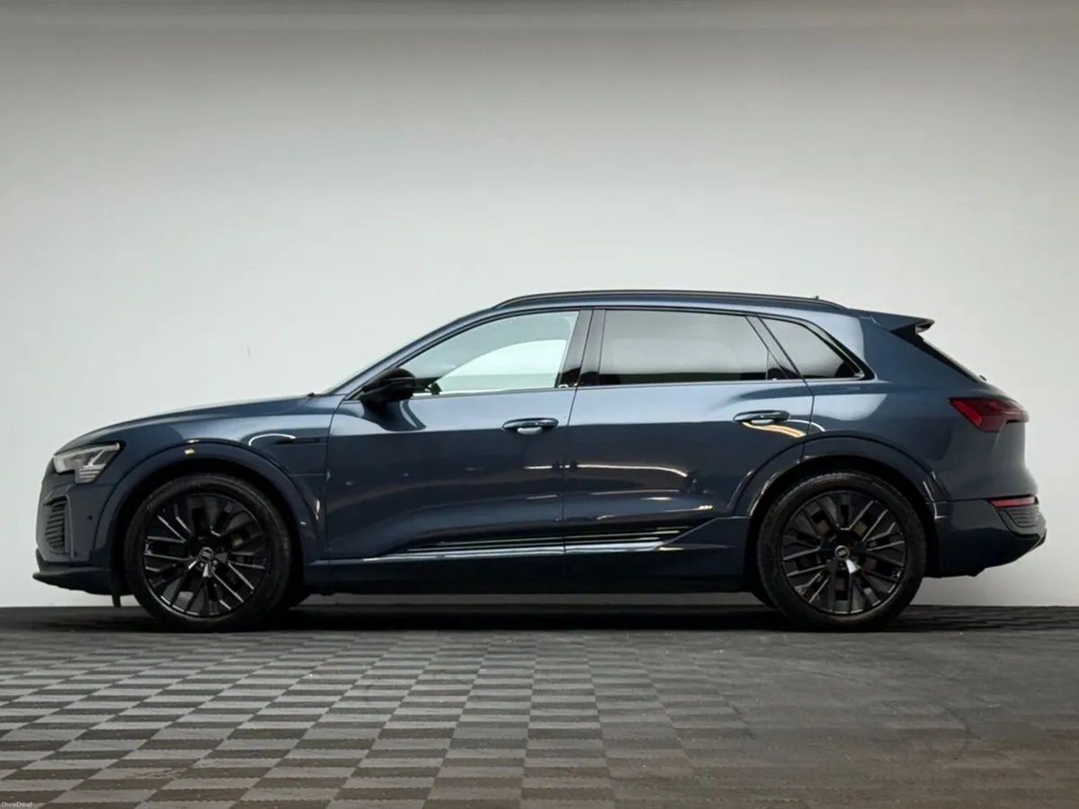 Audi Q8 e-tron 55 BLACK EDITION QUATTRO - Image 4