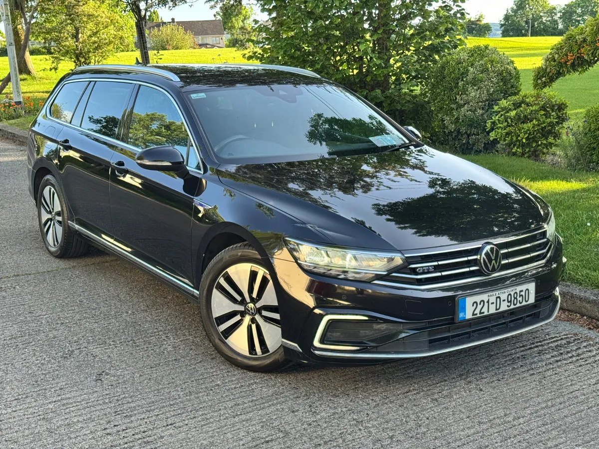 221 Volkswagen Passat GTE 1.4tsi Phev HIGHLINE - Image 2
