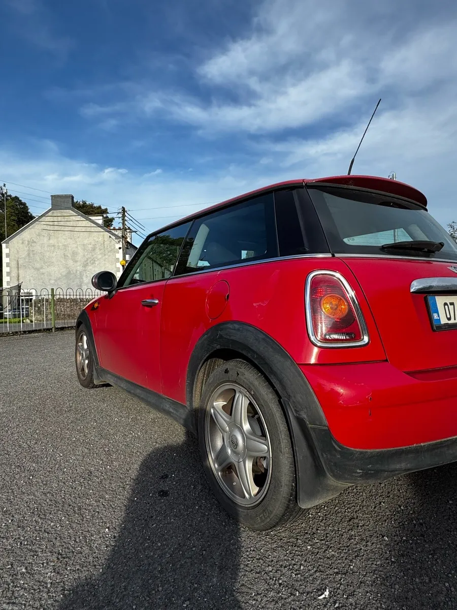 Mini Cooper (R56) Automatic - Image 2