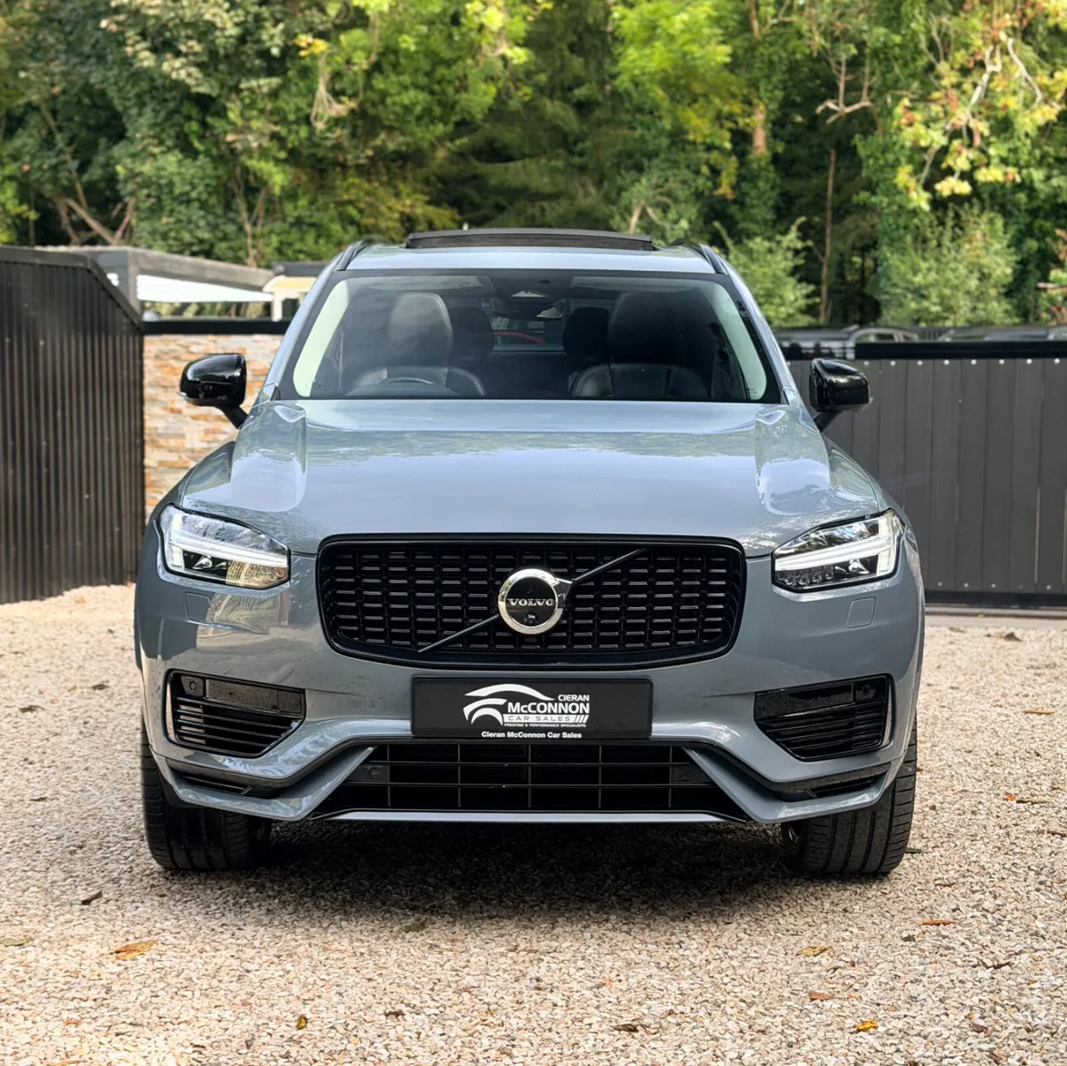 2022 (222) Volvo XC90 R-Design Pro T8 Recharge AWD - Image 3