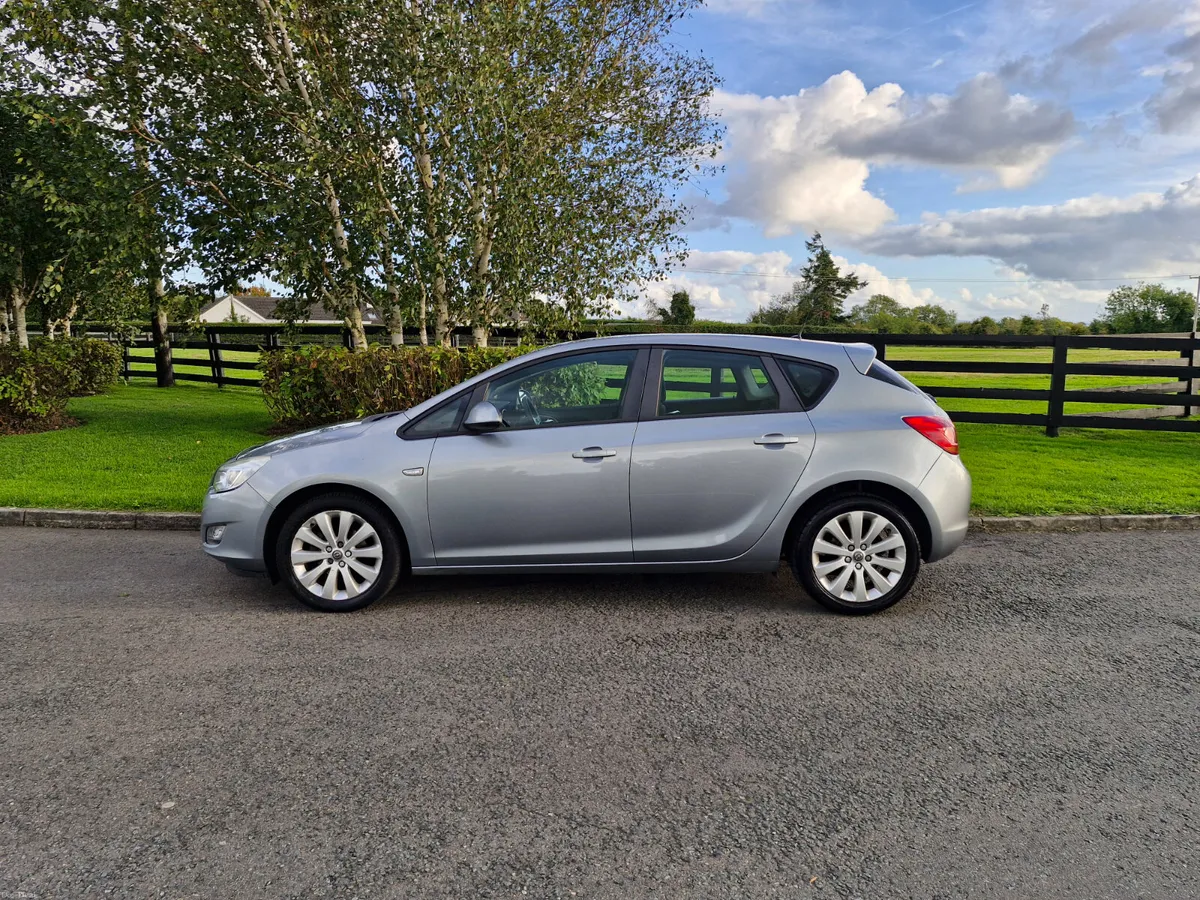 Opel Astra (NCT TESTED AND TAXED)!!! - Image 6