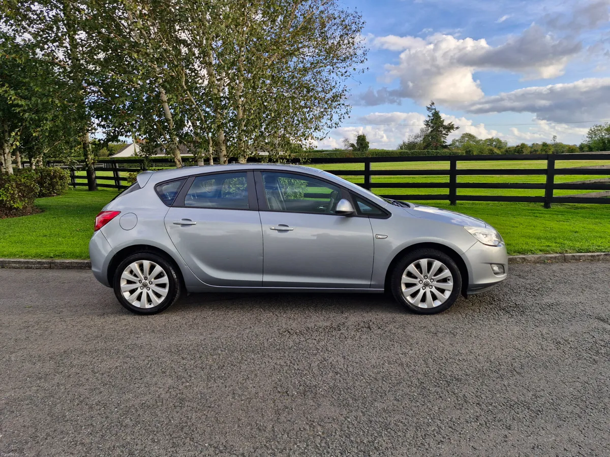 Opel Astra (NCT TESTED AND TAXED)!!! - Image 5