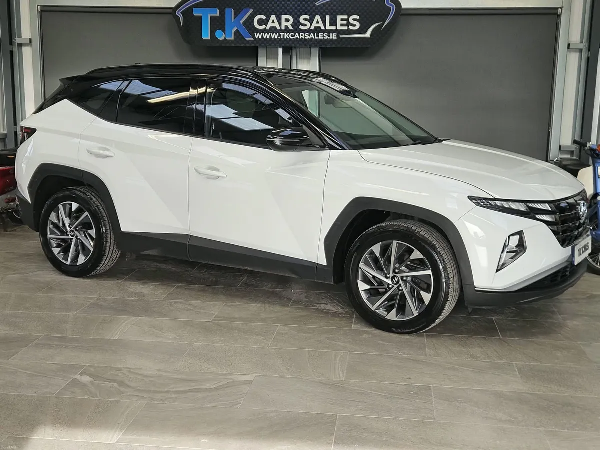 212 HYUNDAI TUCSON EXECUTIVE 2 TONE EDITION - Image 1
