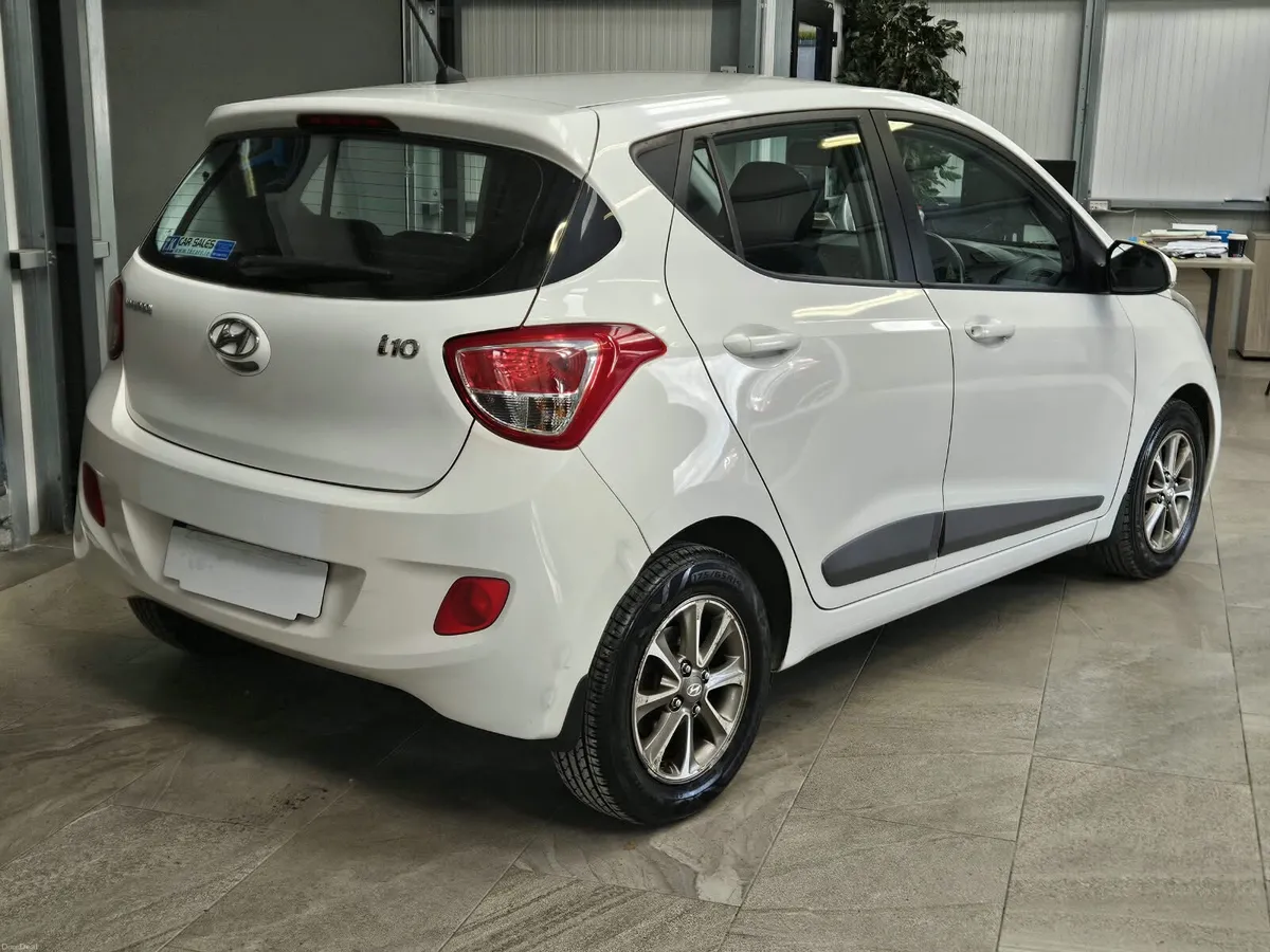 15 HYUNDAI I10 DELUXE EDITION - Image 2