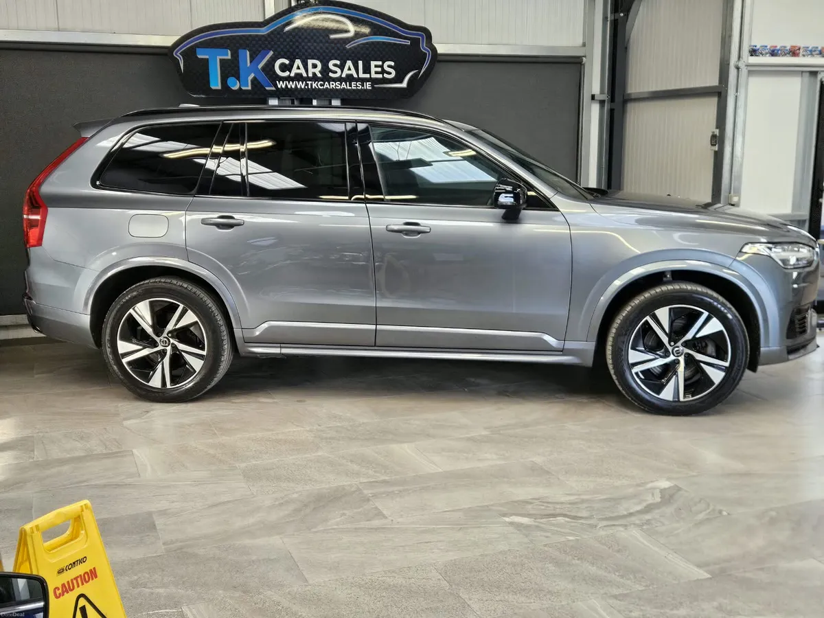 19 VOLVO XC90 T8 R DESIGN AWD PHEV  AUTO - Image 4