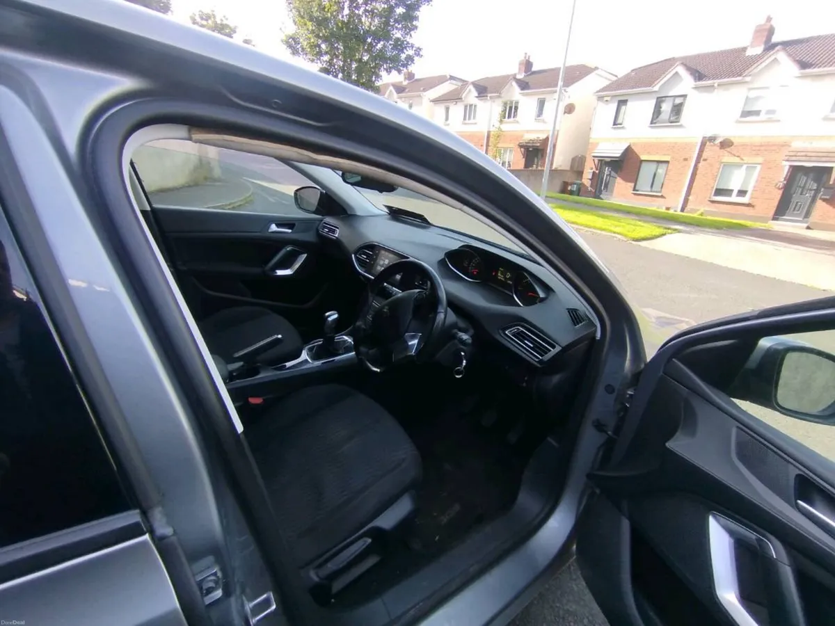 Peugeot 308 - Image 2
