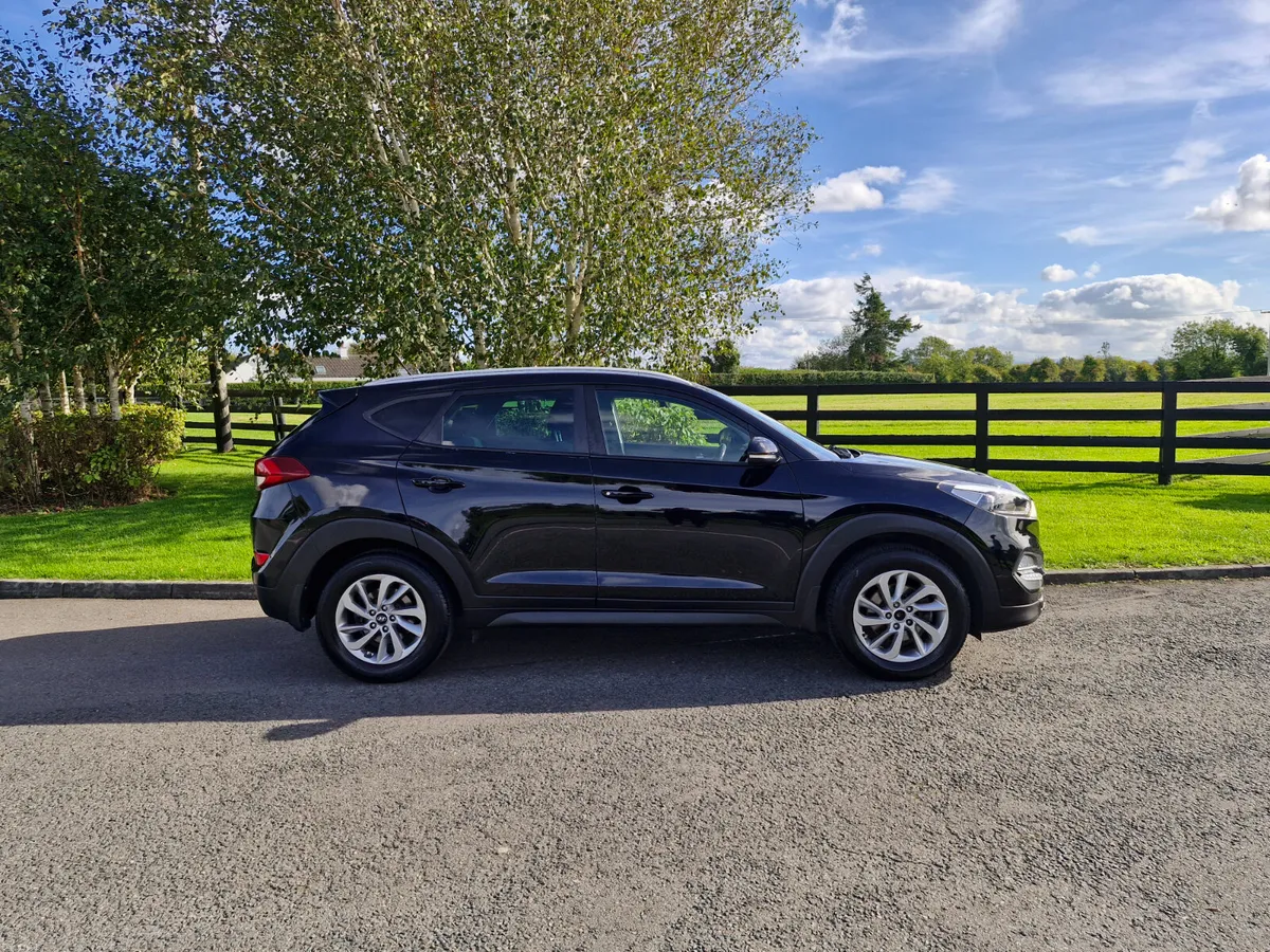 Hyundai Tucson Diesel (NCT TESTED AND TAXED)!!! - Image 5