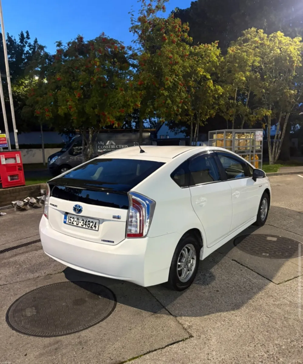 Toyota Prius 2015 - Image 4