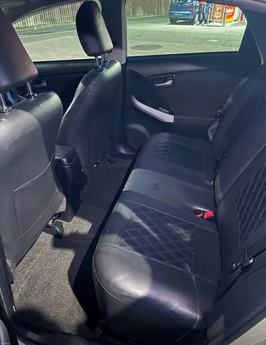 Toyota Prius 2015 - Image 6