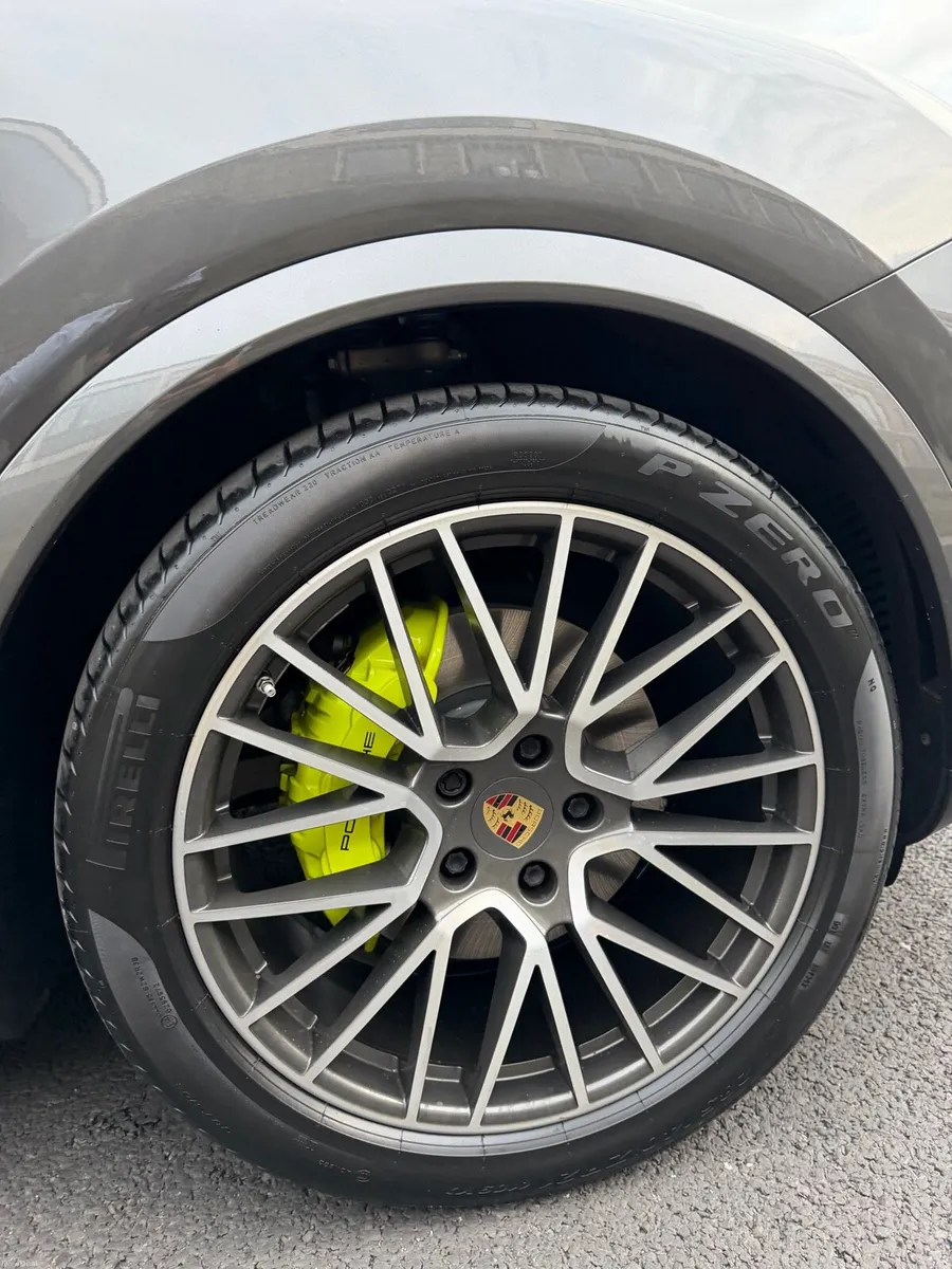 Porsche Cayenne E Hybrid - Image 6