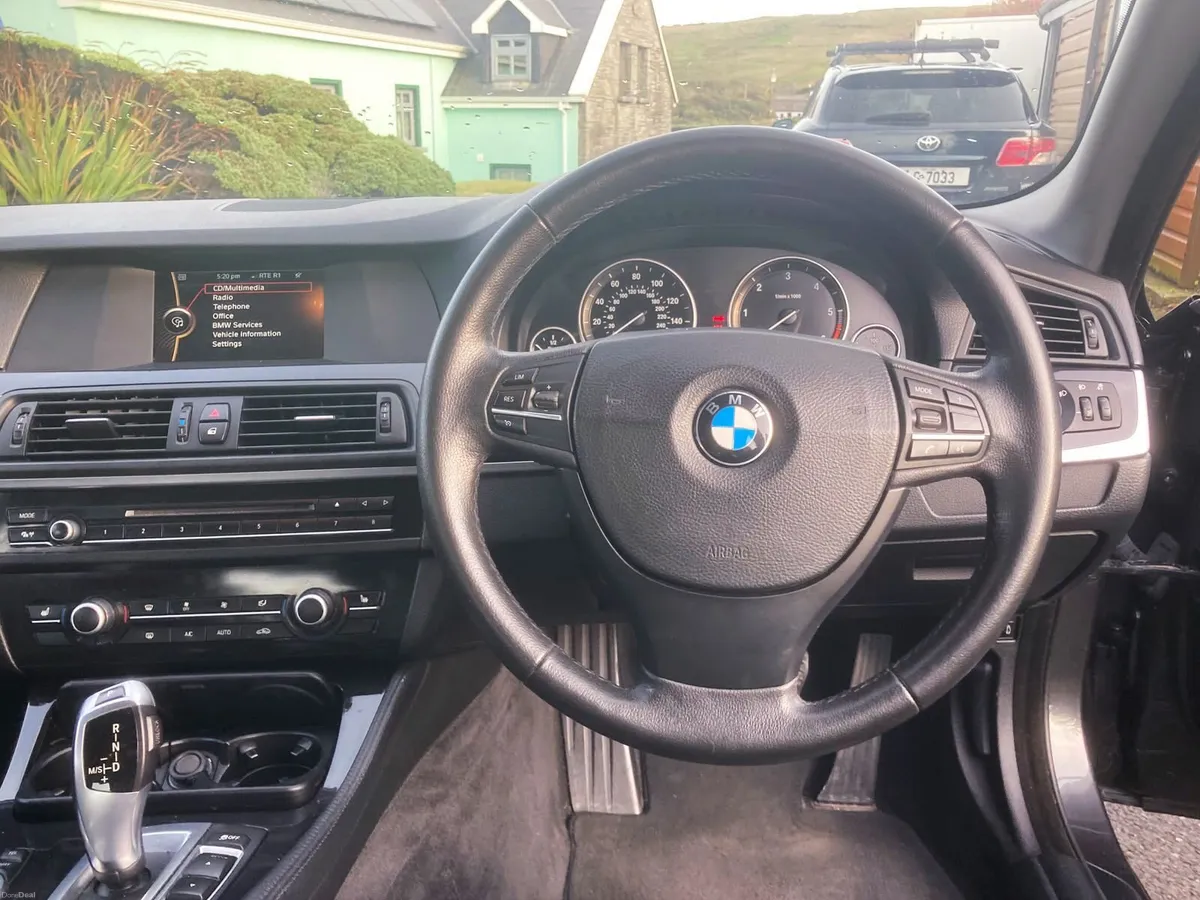 BMW 5-Series 2012 - Image 6