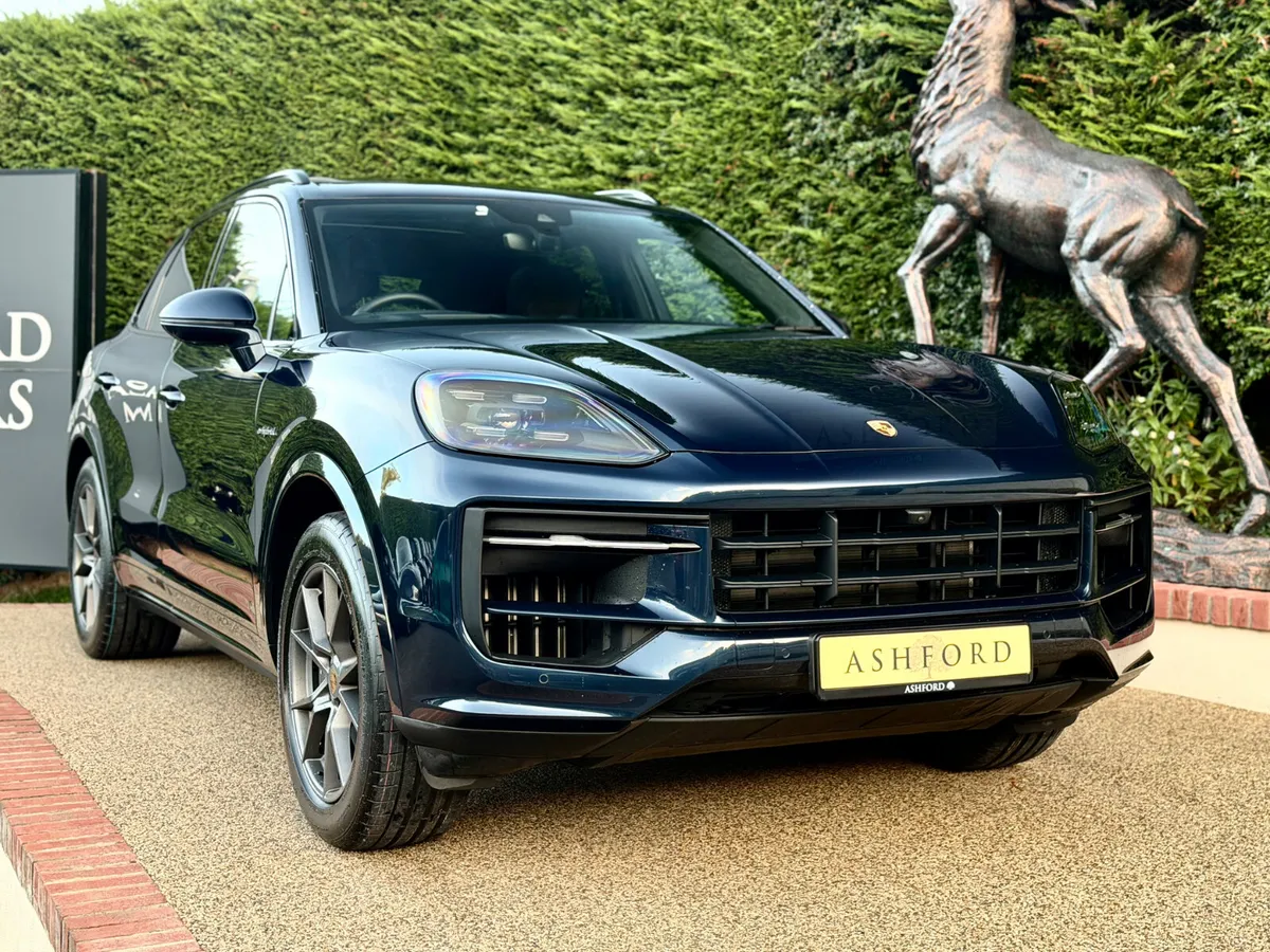 Porsche Cayenne 2024 - Image 1