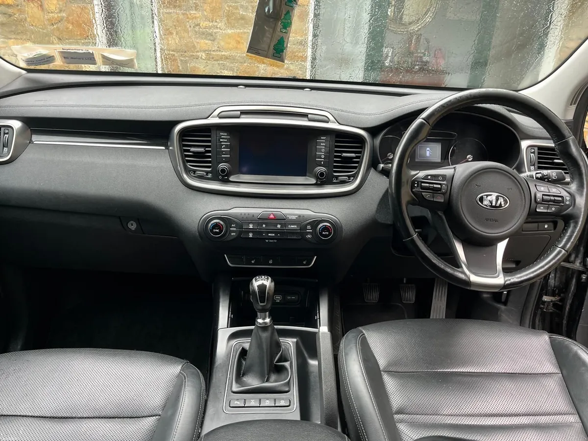 Kia Sorento 2016 - Image 2