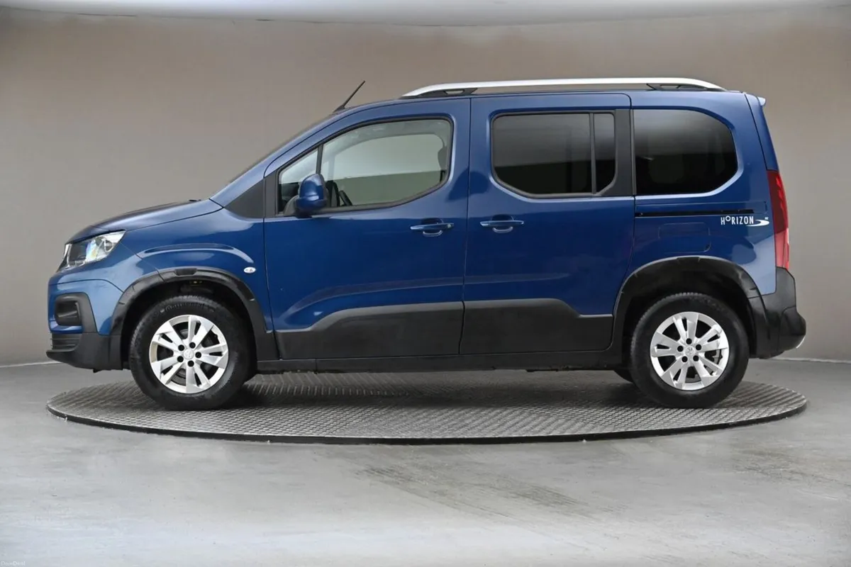 Peugeot Rifter 1.5 D RIFTER HORIZON 3SEATS WITH WH - Image 5