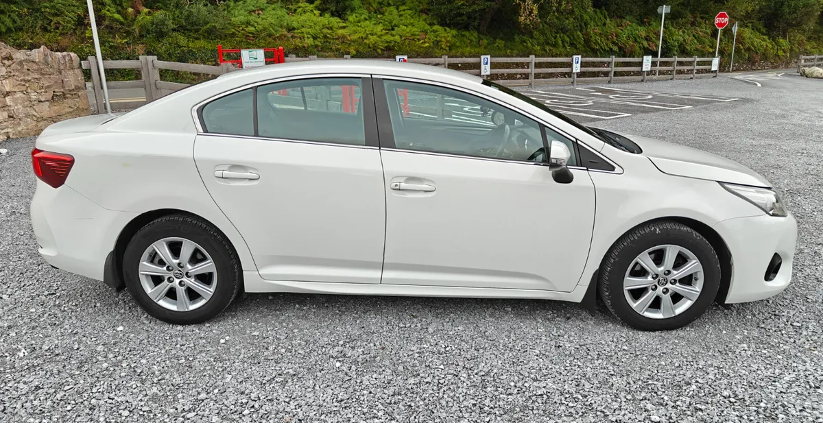 152 Toyota Avensis NCT 11/2027 - Image 6
