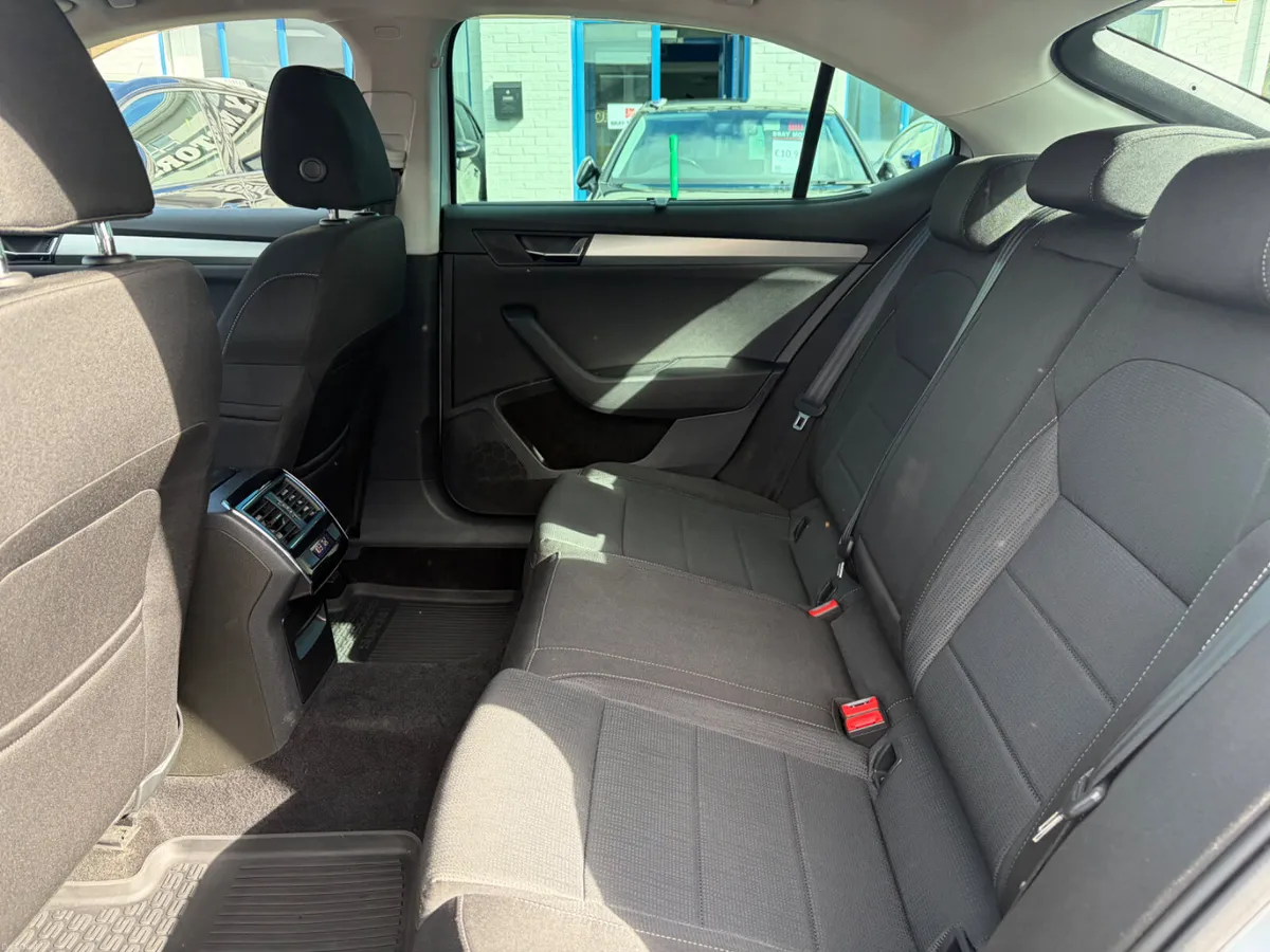 2015 SKODA SUPERB 1.6 TDI AMBITION 120BHP - Image 6