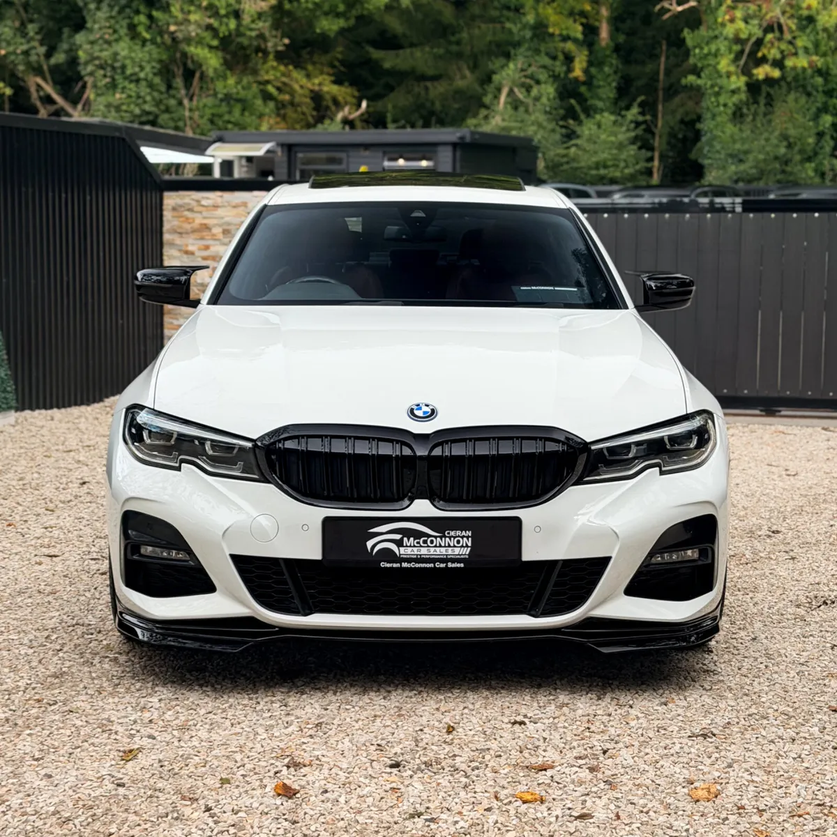 2022 (221) BMW 330E M SPORT **SUNROOF & X-DRIVE - Image 3