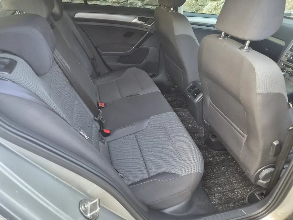 Volkswagen golf - Image 6