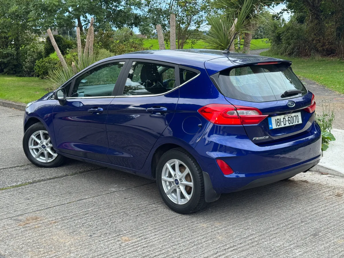 181 Ford Fiesta 1.1 Petrol 85PS ZETEC - Image 5
