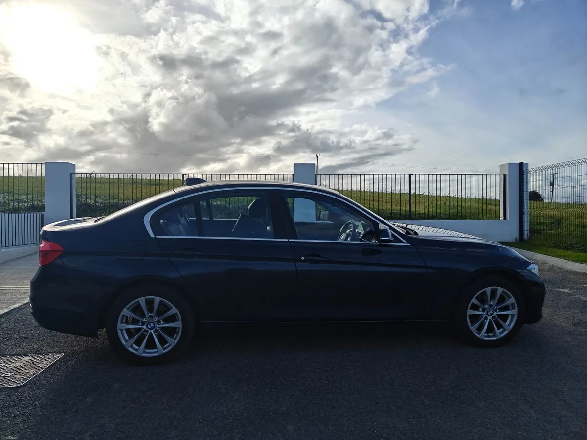 BMW 3-Series 2016 - Image 5