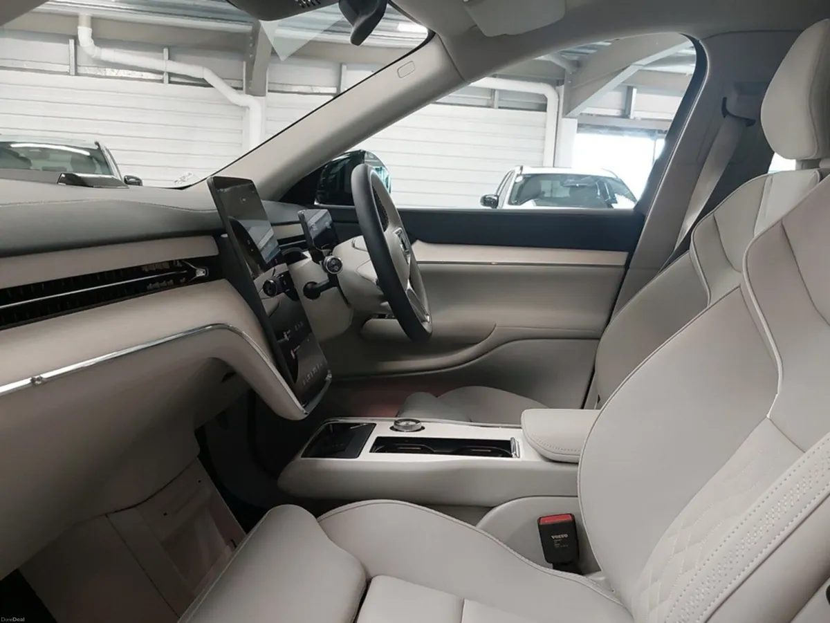 Volvo EX90 PLUS - Image 5