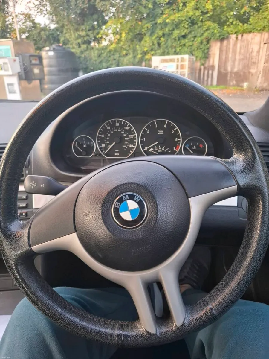 BMW 3-Series 2003 - Image 6