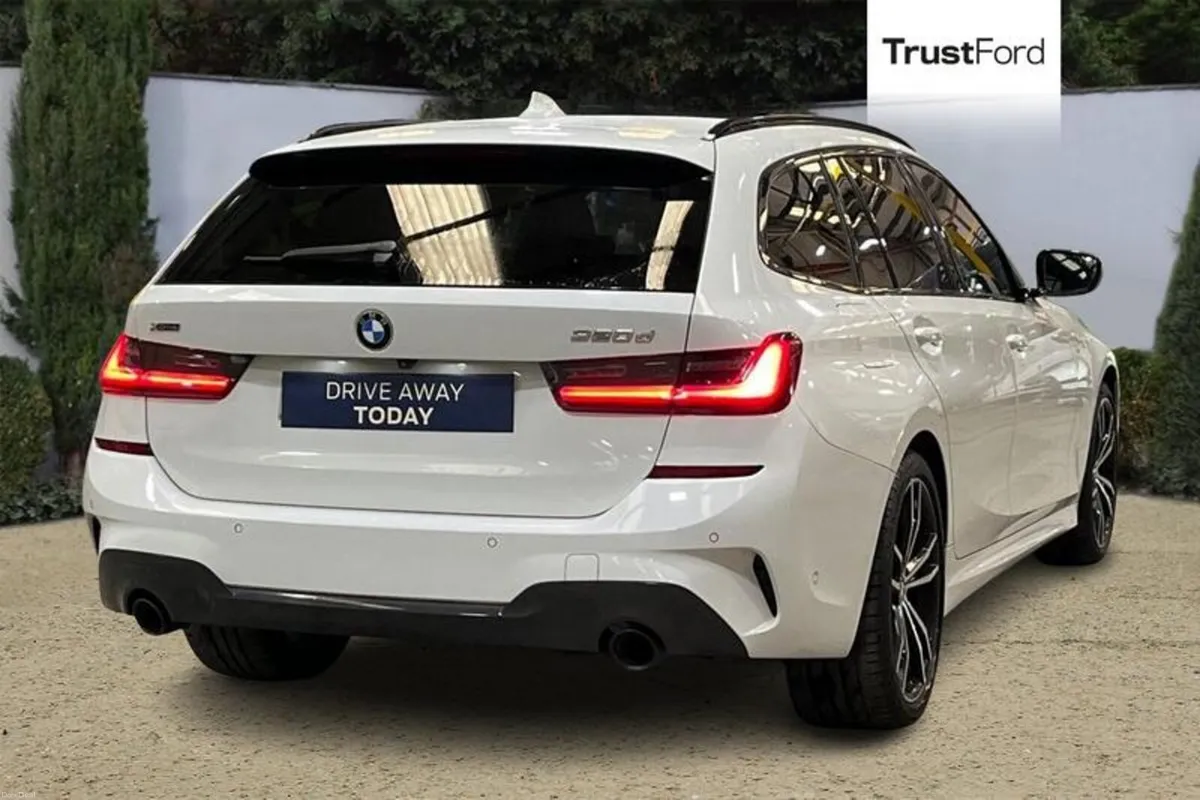 BMW 3-Series 320d xDrive MHT M Sport 5dr Step Auto - Image 4