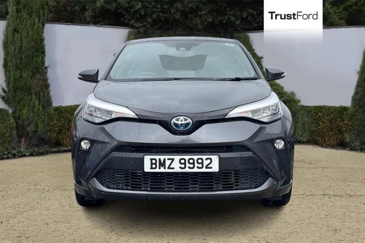Toyota C-HR 2.0 Hybrid Design 5dr CVT- Heated Fron - Image 6