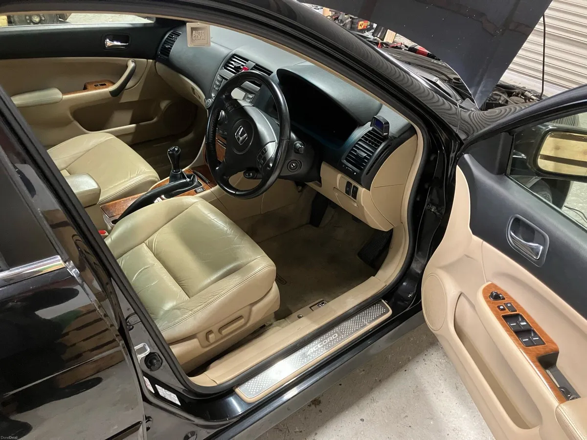 Honda Accord Executive - Image 2