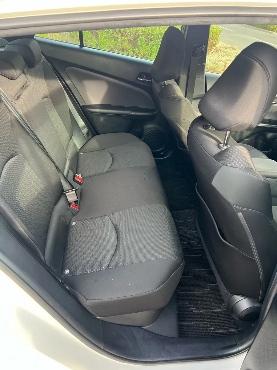 Toyota Prius 2021 - Image 4