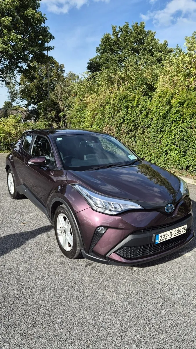 Toyota C-HR 2023 Hybrid 1.8 41,000 km - Image 1