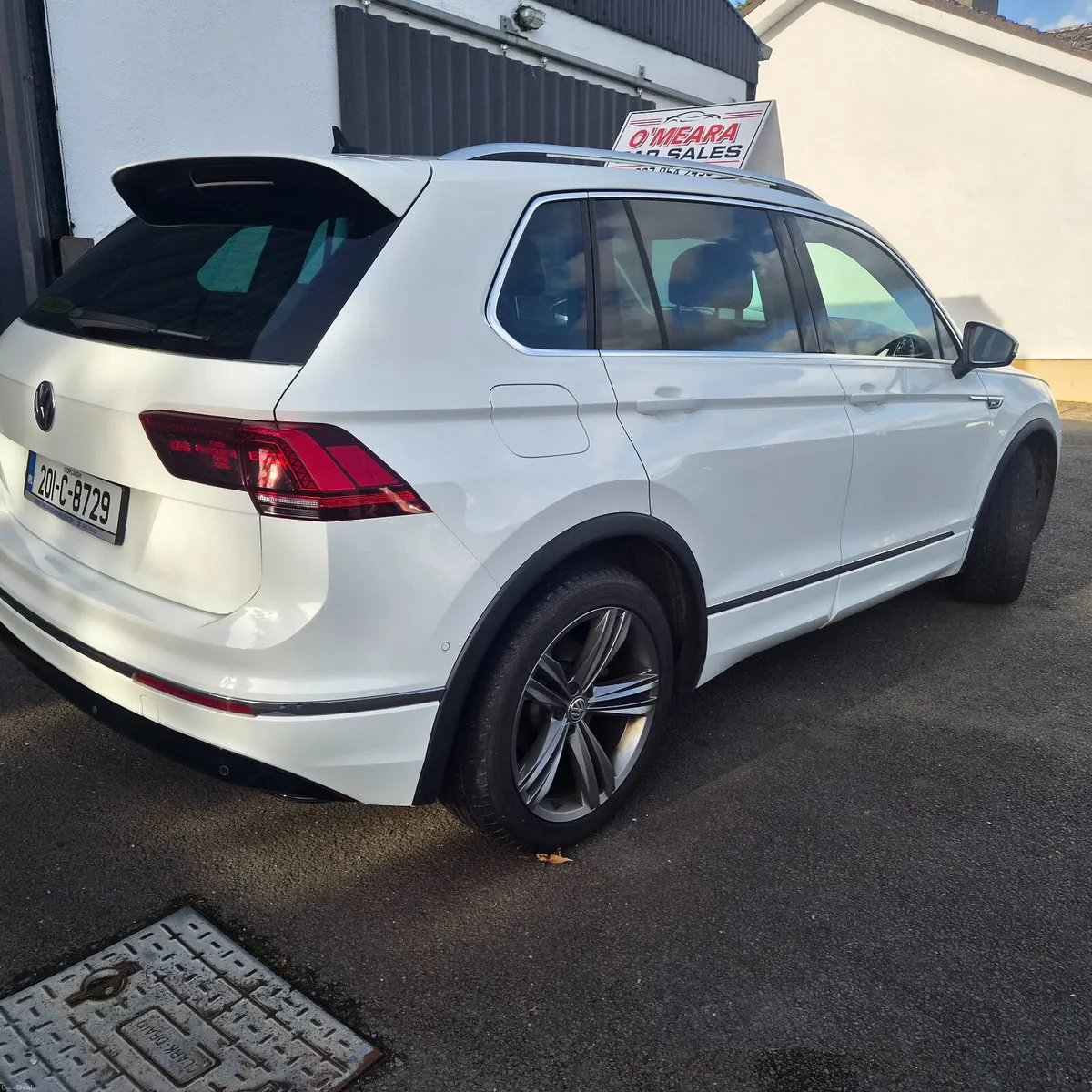 Volkswagen Tiguan  R-Line 2020 **Full Leather** - Image 4