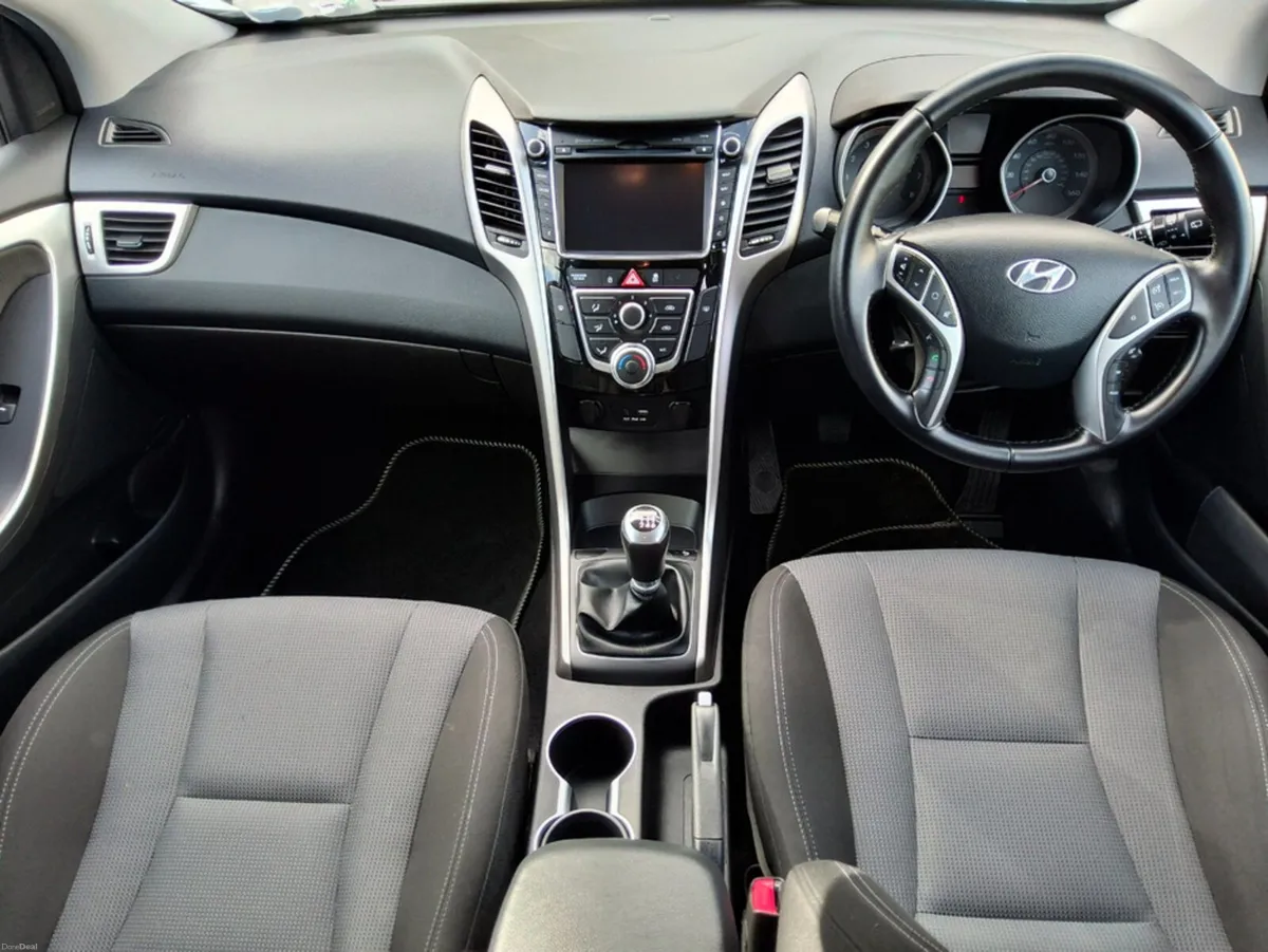 Hyundai i30 SE NAV 1.4Petrol - Low Mileage - Top S - Image 5