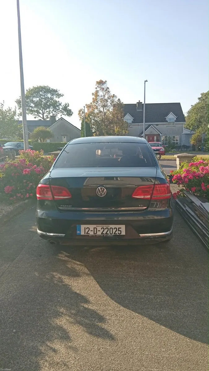 Volkswagen Passat 2012 - Image 3