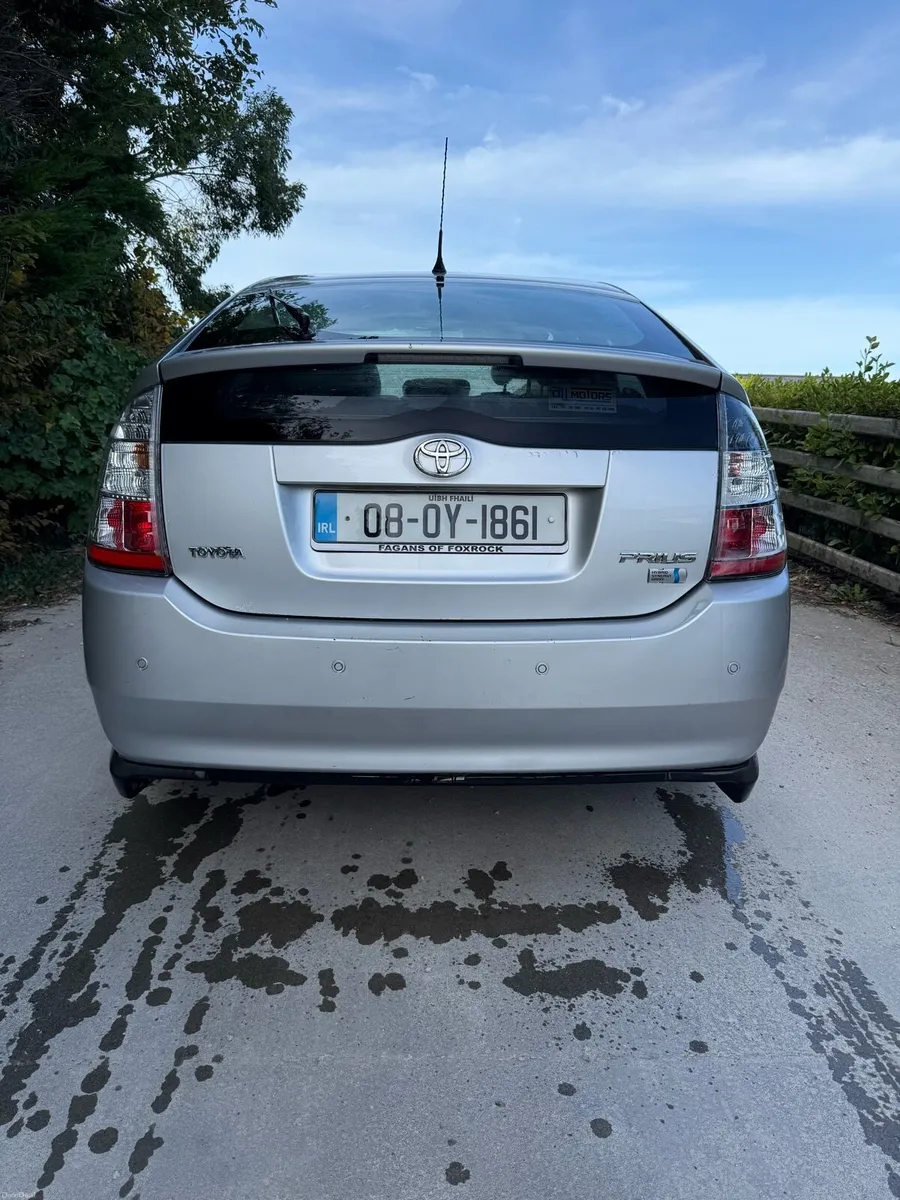 Toyota Prius hybrid - Image 2