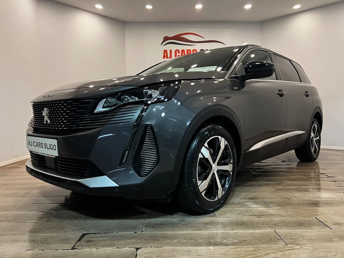 LOW MILEAGE • HIGH SPEC PEUGEOT 5008 GT 1.5 BLUEHD - Image 6