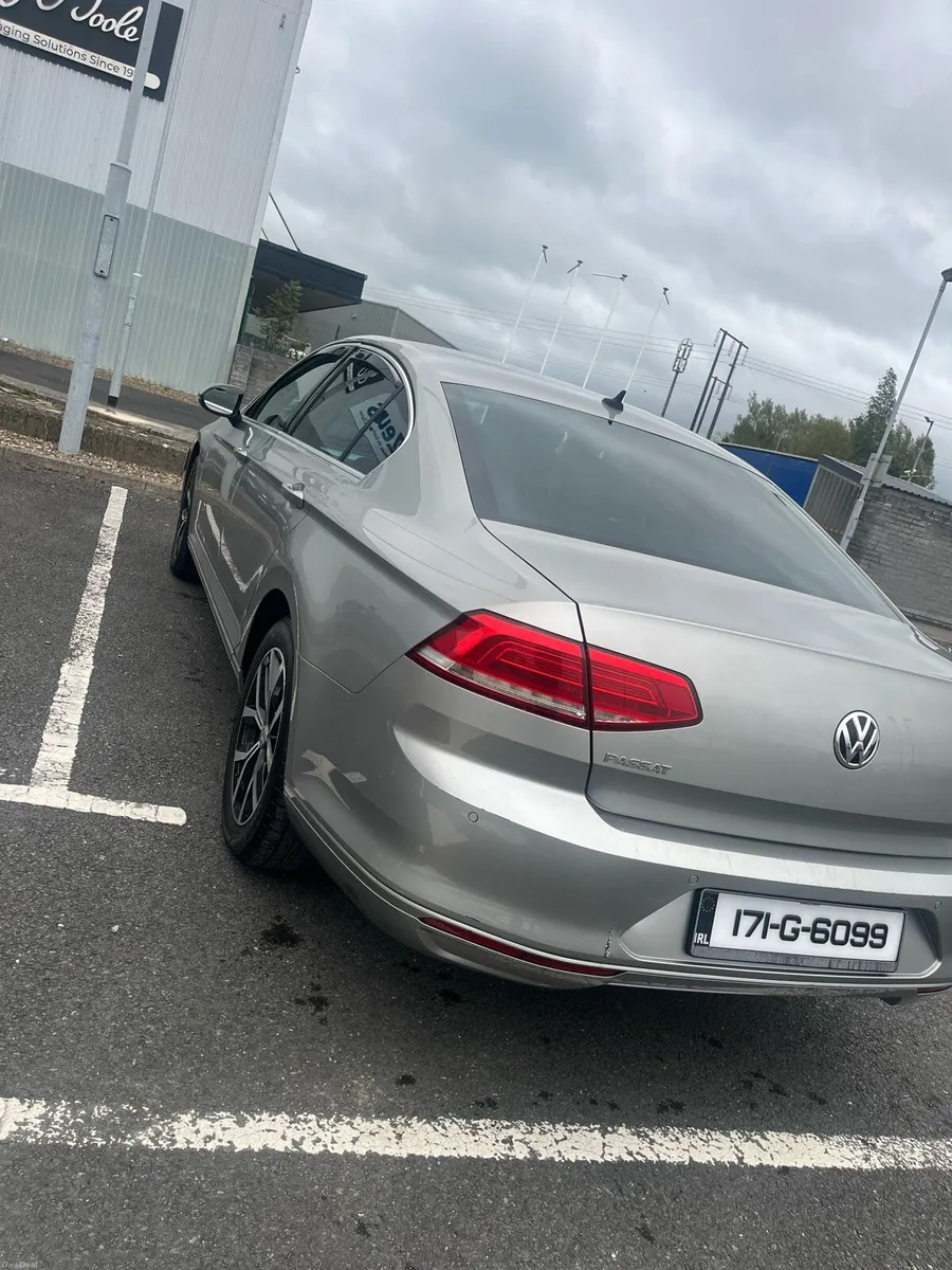 Car - Image 3