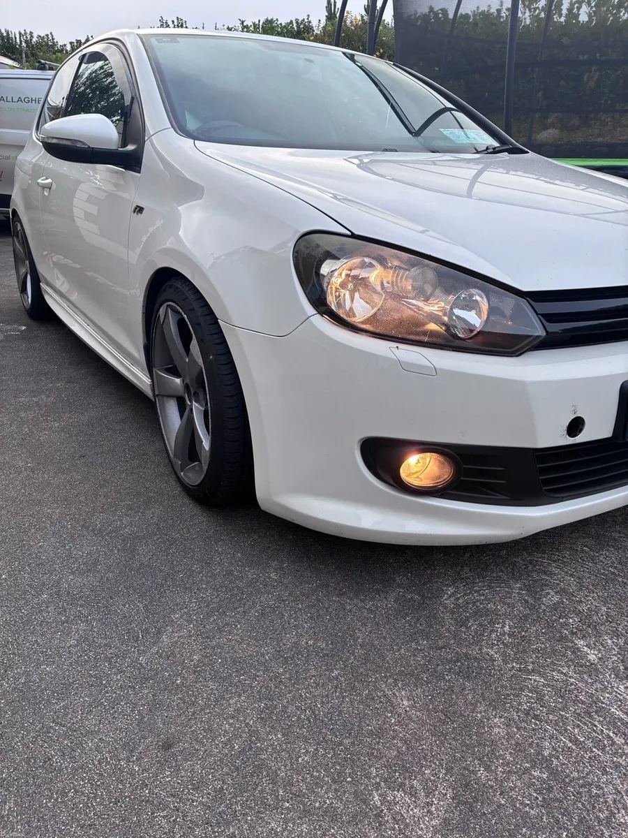 2010 R Line Golf - Image 2