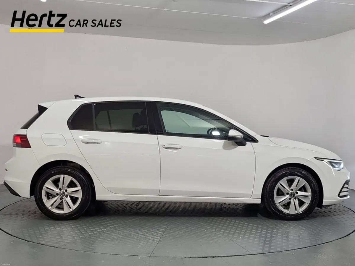 Volkswagen Golf LIFE 2.0TDI Diesel Manual - Image 2