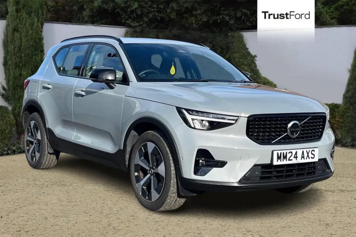 Volvo XC40 2.0 B4P Plus Dark 5dr Auto - Image 1