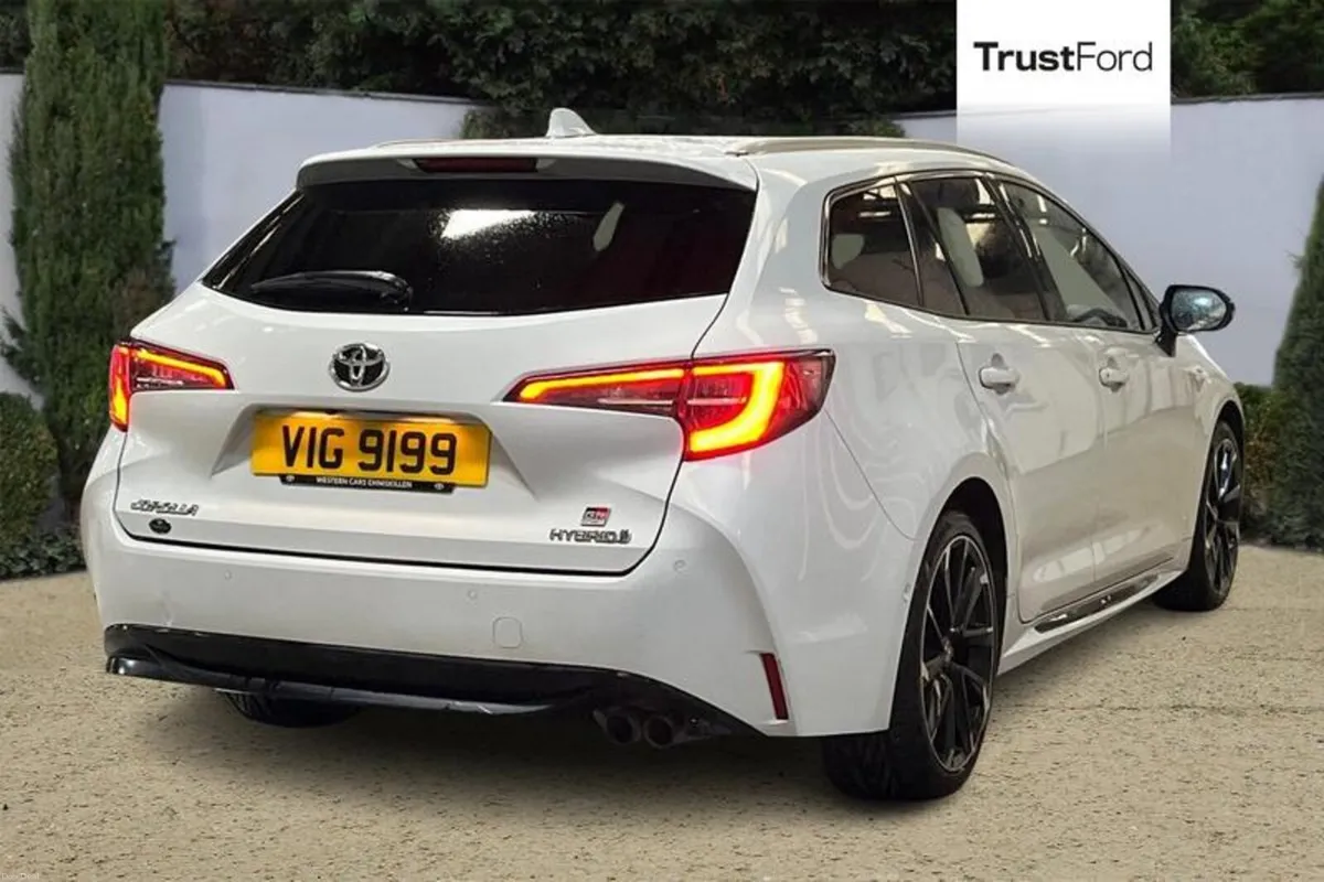 Toyota Corolla 2.0 VVT-i Hybrid GR Sport 5dr CVT - Image 4
