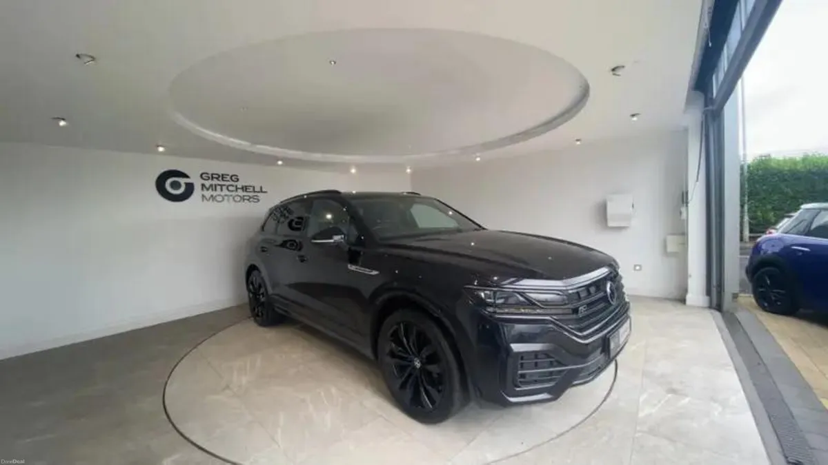 Volkswagen Touareg 3.0 V6 TDI 4Motion Black Editio - Image 2