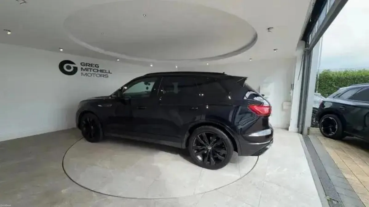 Volkswagen Touareg 3.0 V6 TDI 4Motion 286 Black Ed - Image 2