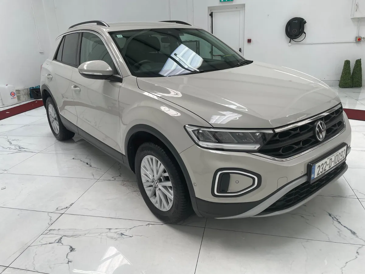 Volkswagen T-Roc 2023 1.0 tsi Life - Image 1